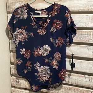🔥🔥 (3/$20) 
Maurice’s XS Sheer Blouse